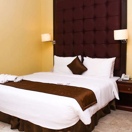 Bolingo Hotel Αμπούζα Εξωτερικό φωτογραφία